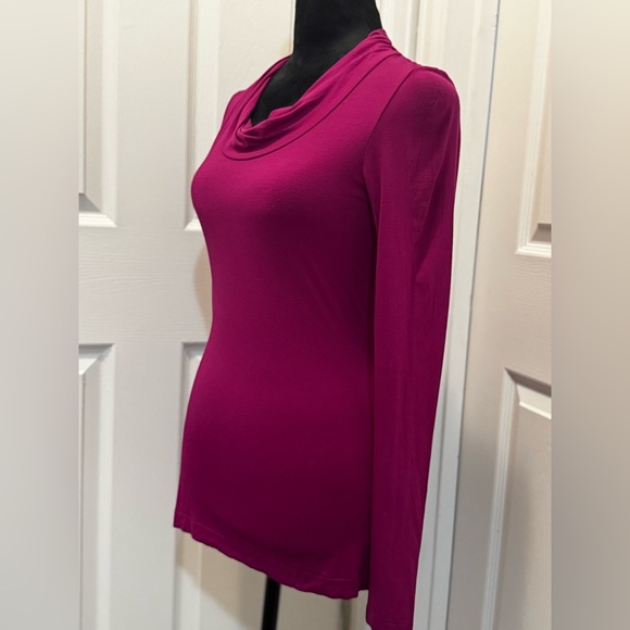 ✨Practically Brand New✨ Banana Republic Elegant Dark Magenta Long Sleeve Top ✨ - Picture 5 of 8
